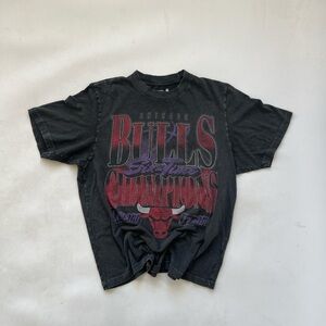 Chicago Bulls Champion Graphic NBA Basketball Vintage Style T-Shirt